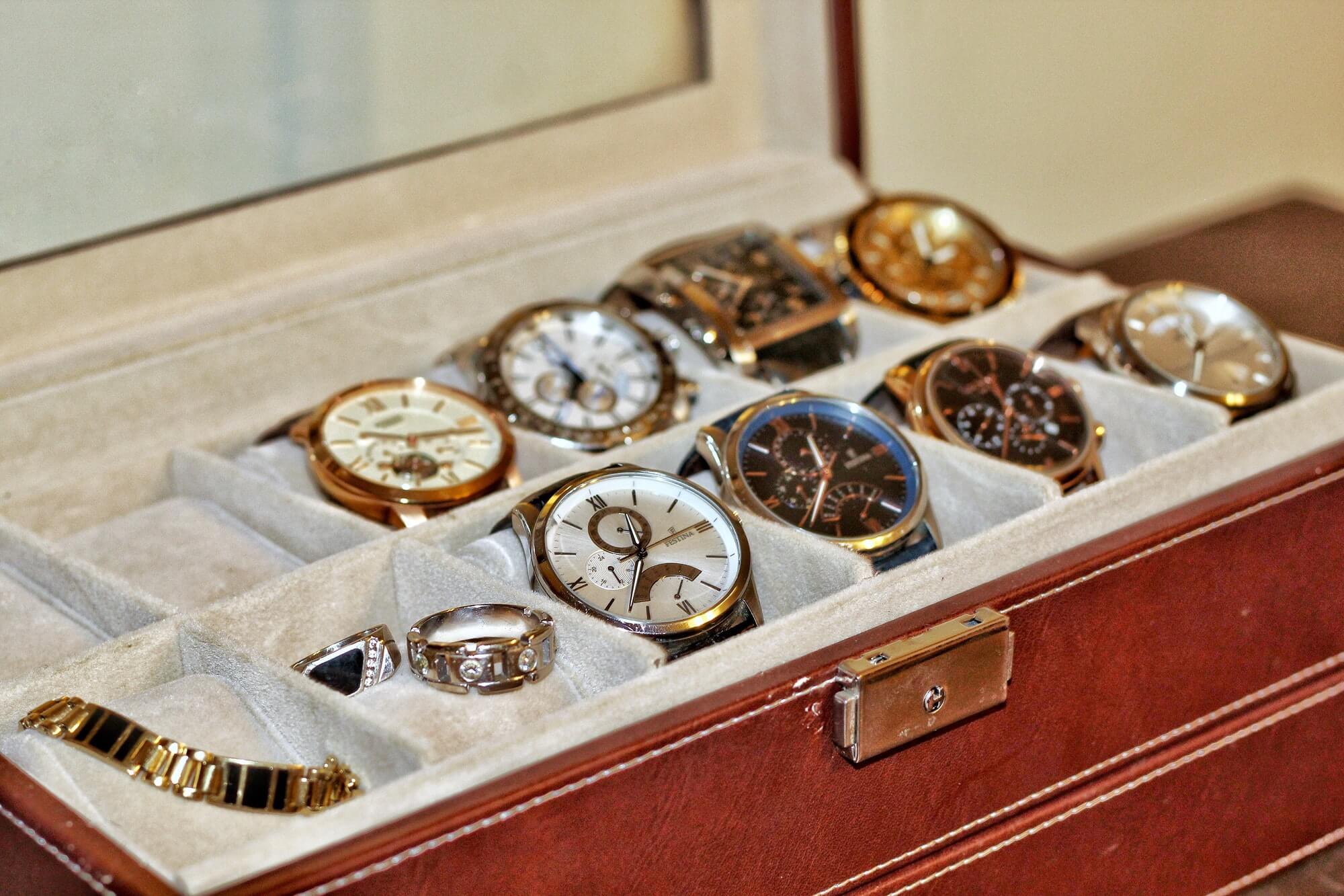 mens-watch-case-1.jpg